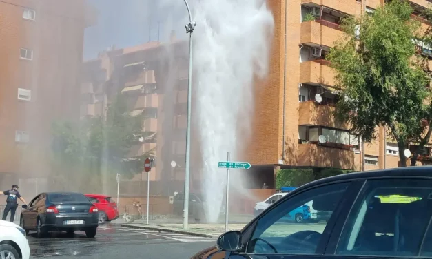 Un trabajador herido al reventar una tubería de agua en Toledo